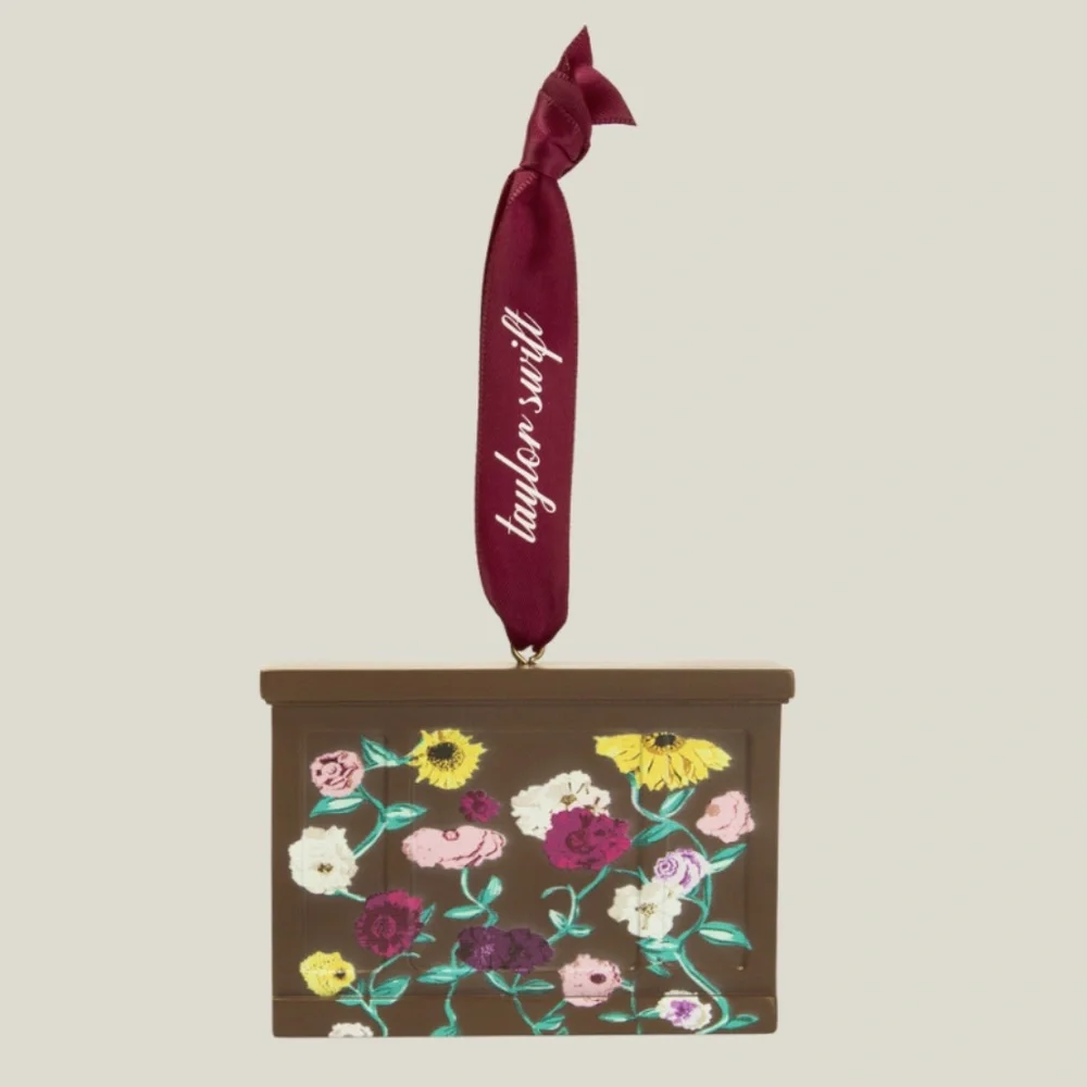 Taylor Swift Acoustic Piano Ornament NEW - Picture 3 of 5